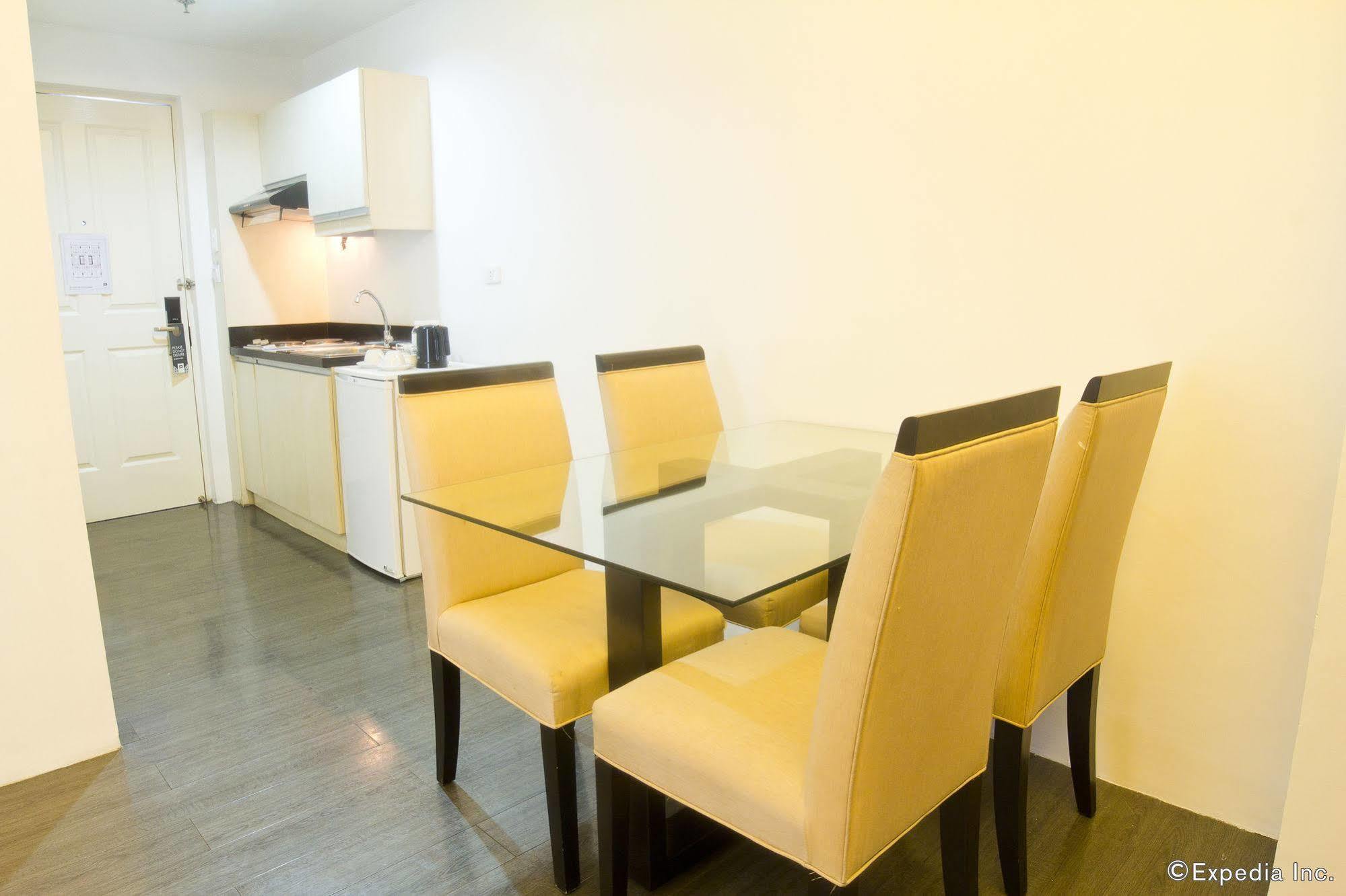Privato Ortigas Hotel Pasig City Exterior photo