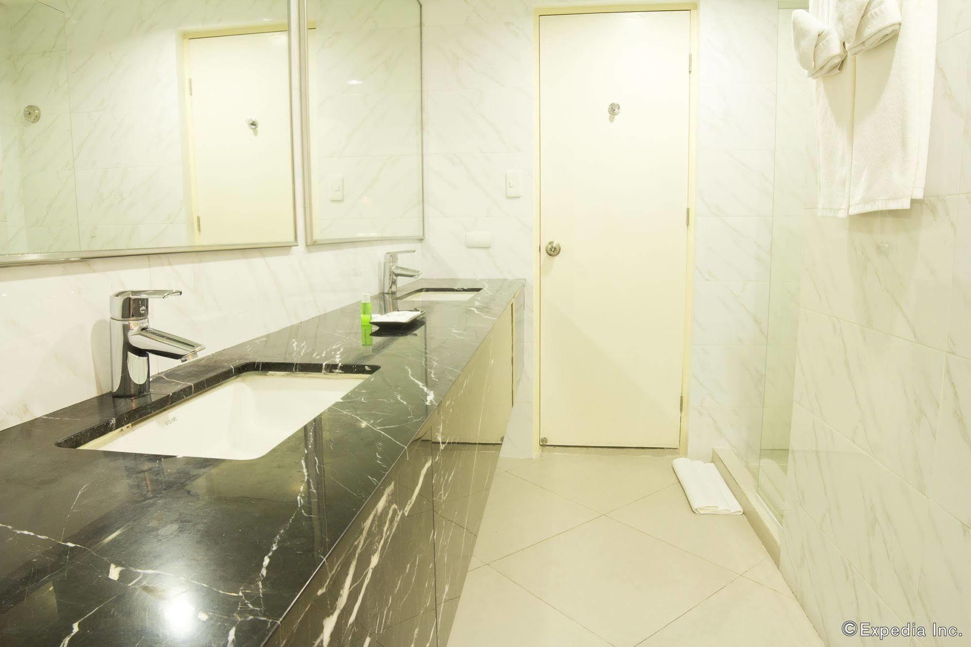 Privato Ortigas Hotel Pasig City Exterior photo
