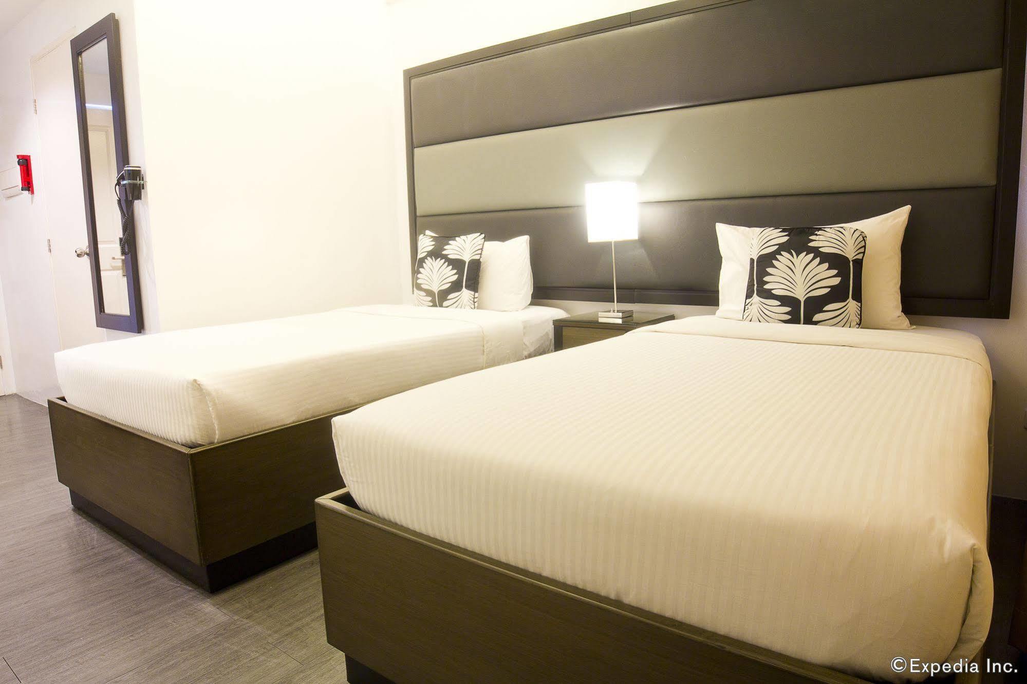 Privato Ortigas Hotel Pasig City Exterior photo
