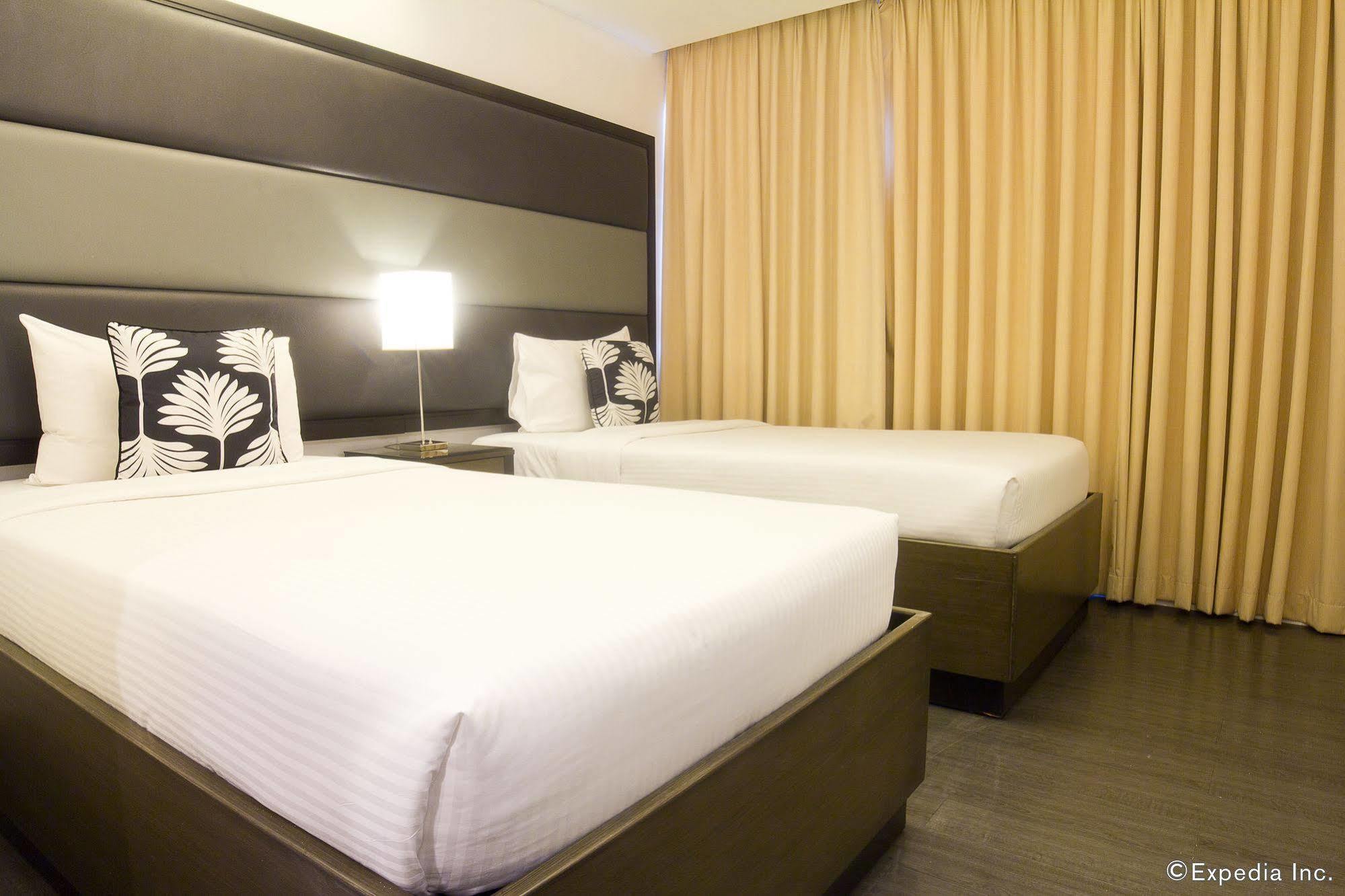 Privato Ortigas Hotel Pasig City Exterior photo
